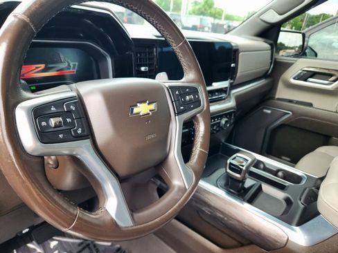 Used 2022 Chevrolet Silverado 1500 LTZ image 13
