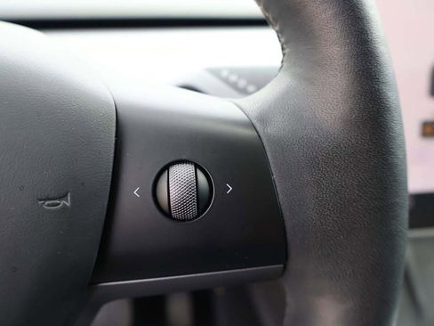 Used 2023 Tesla Model Y Long Range image 44