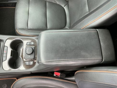 Used 2020 GMC Acadia AT4 AWD/4WD image 11