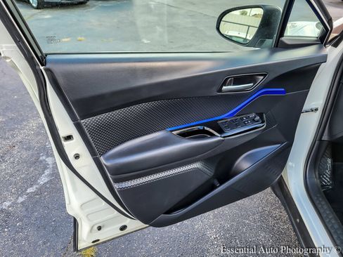 Used 2021 Toyota C-HR XLE image 24