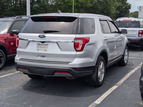 Used 2019 Ford Explorer XLT w/ Class III Trailer Tow Package FWD image 3