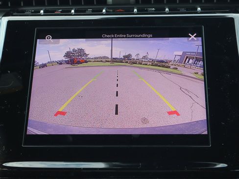 New 2025 Jeep Grand Cherokee Laredo w/ Luxury Tech Group I image 23