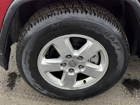 Used 2013 Jeep Grand Cherokee Laredo w/ Laredo E Group image 10