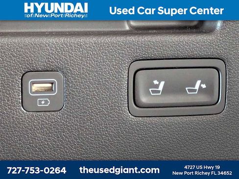 Used 2020 Hyundai Palisade Limited image 15