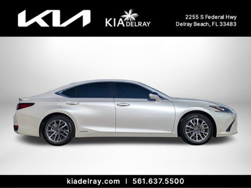 Used 2022 Lexus ES 300h image 3
