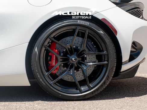 Used 2024 McLaren 750S RWD image 27