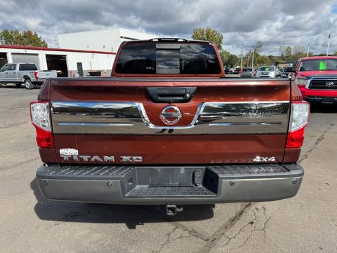 Used 2016 Nissan Titan Platinum Reserve image 4