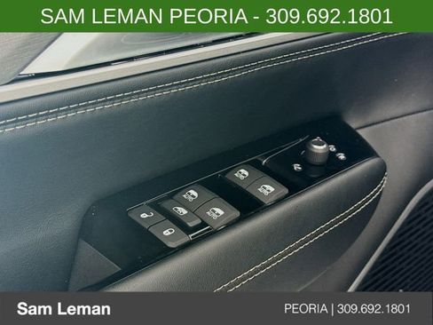 New 2026 Jeep Grand Wagoneer 4WD image 18