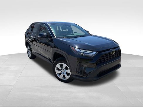 Used 2023 Toyota RAV4 LE AWD/4WD image 8