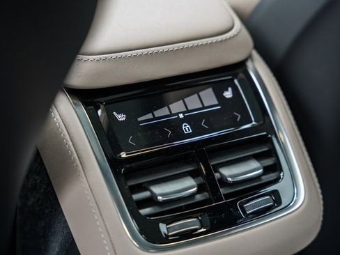 New 2026 Volvo XC90 B6 Plus image 34