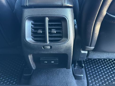 Used 2019 Jeep Cherokee Latitude Plus w/ Cold Weather Group image 15