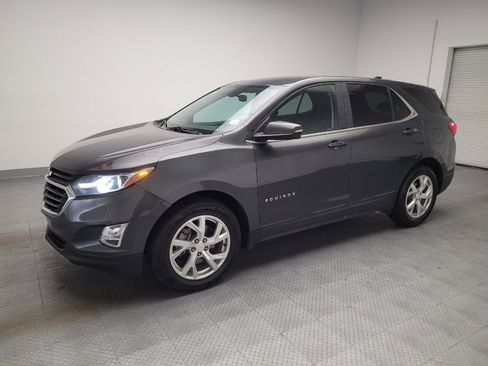 Used 2018 Chevrolet Equinox LT FWD image 2