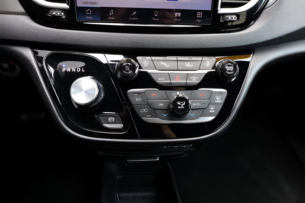 Used 2025 Chrysler Pacifica Select FWD image 41
