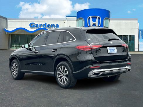 Used 2024 Mercedes-Benz GLC 300 image 4
