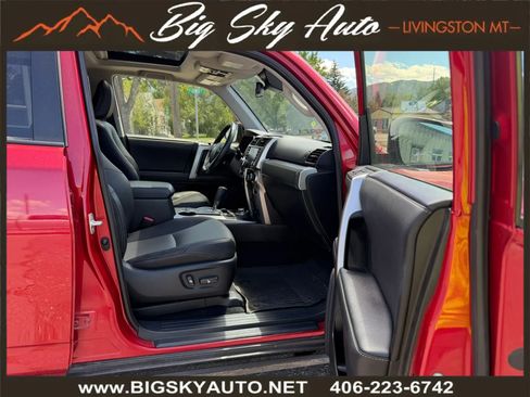 Used 2020 Toyota 4Runner SR5 Premium w/ Moonroof Package AWD/4WD image 19