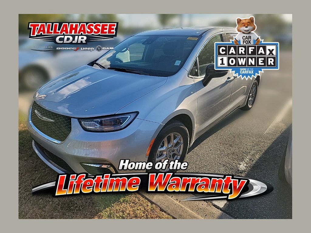 Used 2024 Chrysler Pacifica Touring-L FWD image 1
