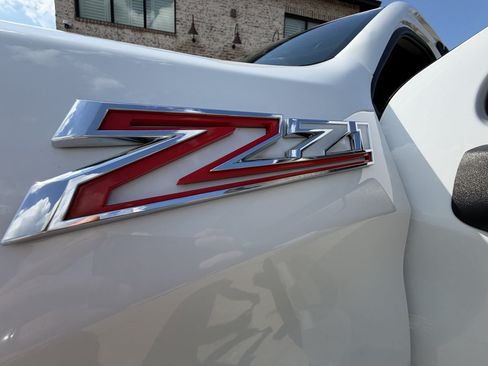 Used 2019 Chevrolet Silverado 1500 Custom Trail Boss AWD/4WD image 29