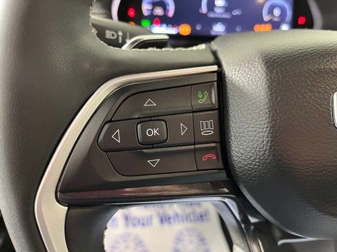 Used 2023 Jeep Grand Cherokee Altitude image 20