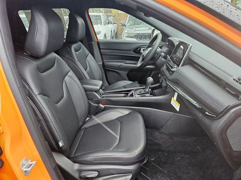 New 2026 Jeep Compass Limited image 18