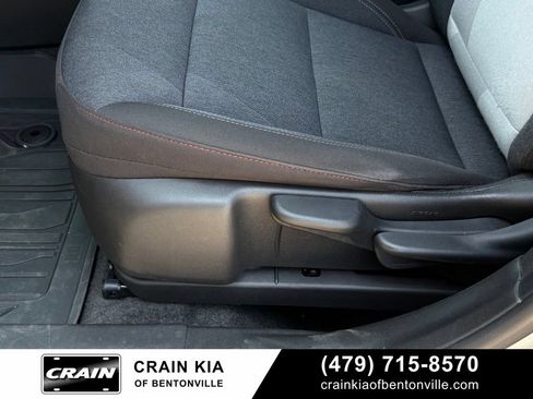 Used 2025 Chevrolet Trax RS FWD image 11