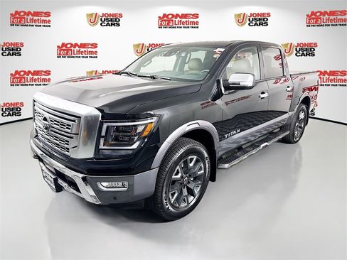 Certified 2023 Nissan Titan Platinum Reserve w/ Moonroof Package image 16