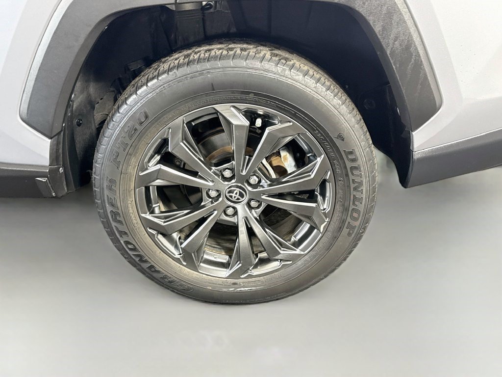 Used 2022 Toyota RAV4 Limited AWD/4WD image 36