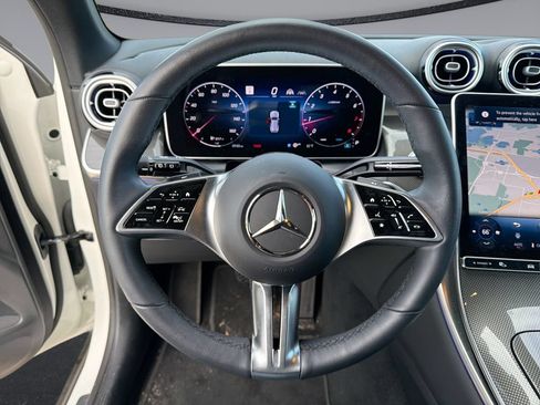 Used 2025 Mercedes-Benz GLC 300 image 21