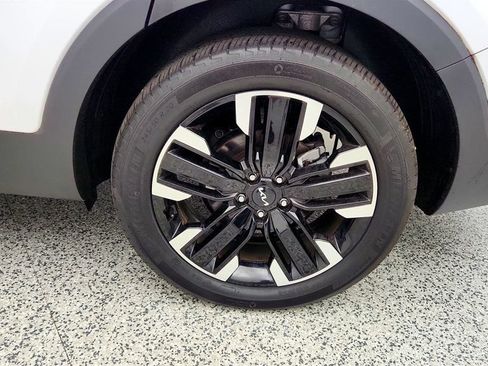 Used 2024 Kia Telluride SX Prestige AWD/4WD image 9