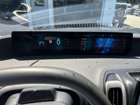 Used 2025 Ford Expedition Active AWD/4WD image 19