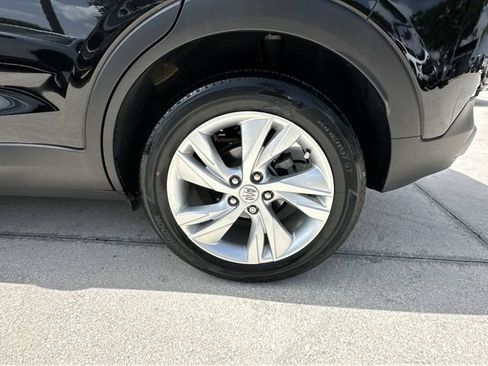 Certified 2024 Buick Encore GX Preferred w/ Advanced Technology Package FWD image 18