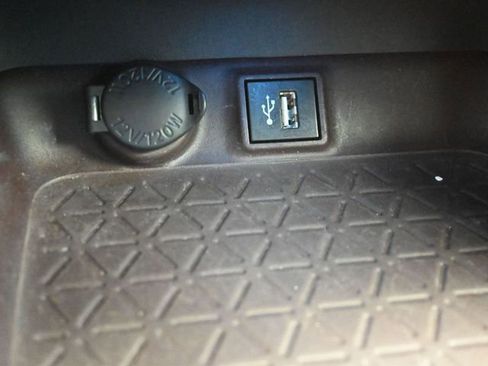 Used 2023 Toyota RAV4 Limited image 20