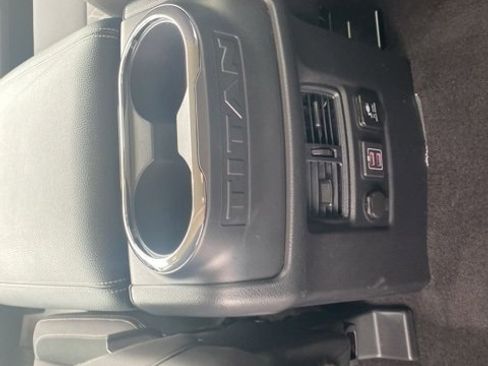 Used 2024 Nissan Titan SV w/ SV Convenience Package image 13
