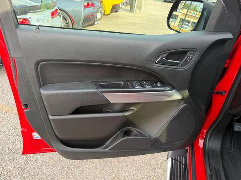 Used 2020 Chevrolet Colorado LT w/ LT Convenience Package AWD/4WD image 20