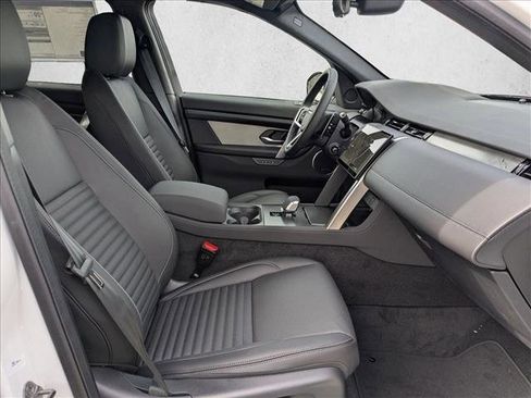 New 2026 Land Rover Discovery Sport Landmark image 17
