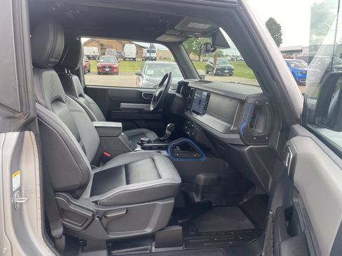 Used 2024 Ford Bronco Black Diamond w/ Sasquatch Package AWD/4WD image 7