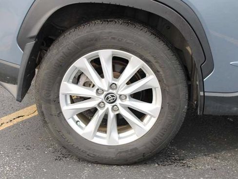 Used 2023 Toyota Corolla Cross LE w/ Moonroof Package AWD/4WD image 8
