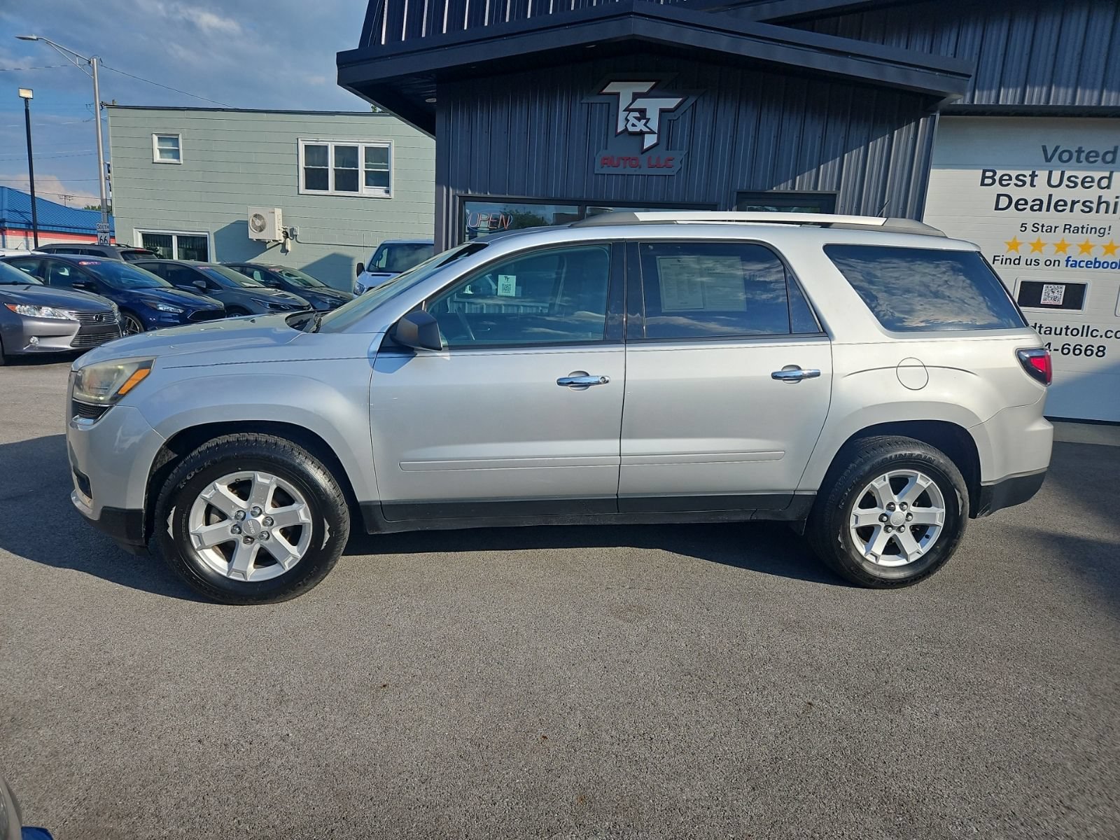 Used 2015 GMC Acadia SLE FWD image 3