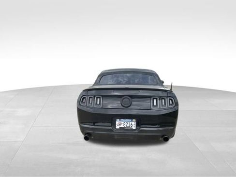 Used 2010 Ford Mustang GT RWD image 4