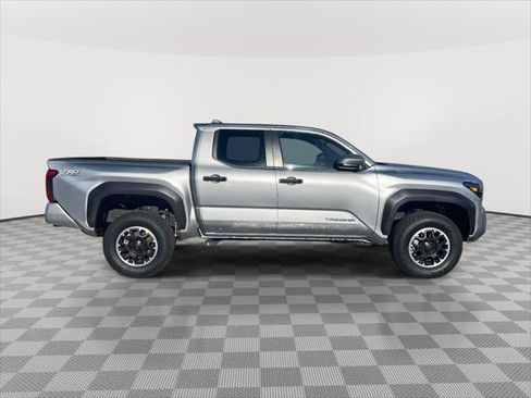 Used 2024 Toyota Tacoma TRD Off-Road image 4