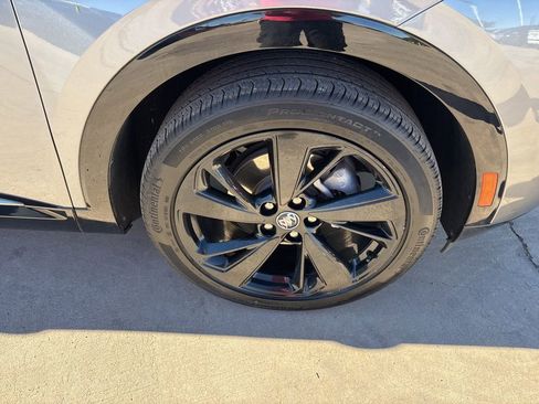 Used 2022 Buick Envision Essence w/ Technology Package I image 12