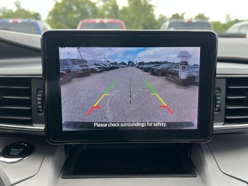 Used 2023 Ford Explorer XLT w/ Equipment Group 202A AWD/4WD image 28