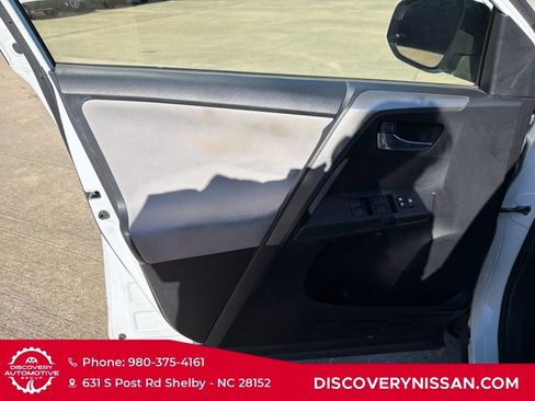 Used 2015 Toyota RAV4 XLE image 11