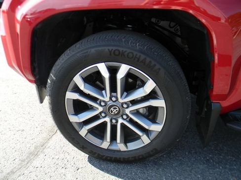 Used 2025 Toyota 4Runner Limited AWD/4WD image 10