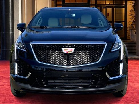 Used 2025 Cadillac XT5 Sportv image 3