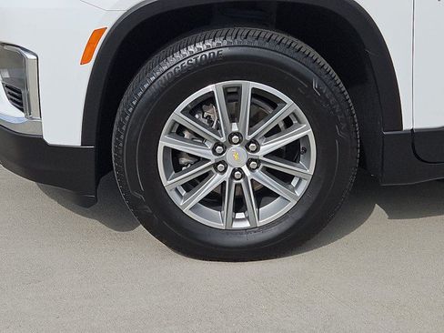 Used 2023 Chevrolet Traverse LT FWD image 32