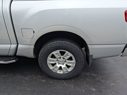 Used 2018 Nissan Titan SV w/ SV Convenience Package image 12