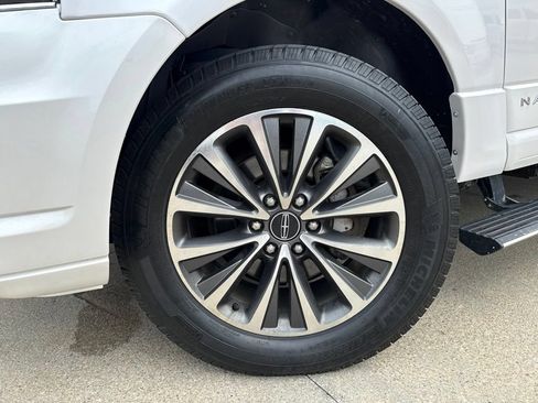 Used 2017 Lincoln Navigator Select AWD/4WD image 55