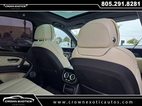 Used 2017 Bentley Bentayga image 20