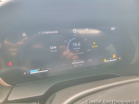 Used 2023 Jeep Grand Cherokee L Altitude AWD/4WD image 16