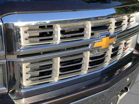 Used 2015 Chevrolet Silverado 1500 LTZ Z71 w/ LTZ Plus Package AWD/4WD image 29